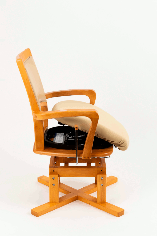 【日本製】日本製自立轉椅｜免搬移360°旋轉｜實木扶手樂齡椅 Pitatto Chair Assist - HOHOLIFE好好生活